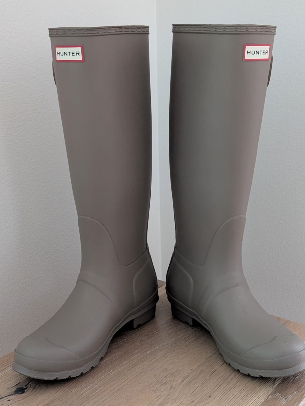 NWT Hunter Original Matte Knee-High Waterproof Rain Boots in Natural Taupe - 9 - Picture 3 of 16